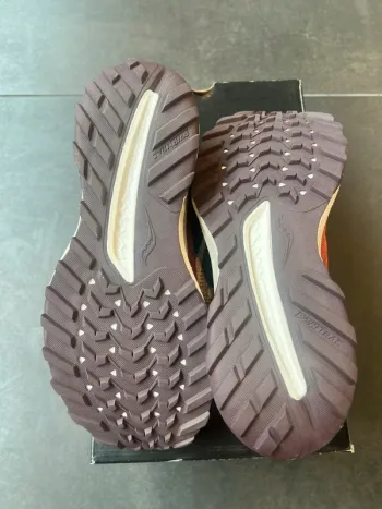 Used Saucony Ride TR2 bike — image 5 of 7