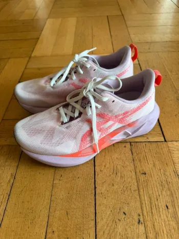 Gebrauchtes Asics Novablast 5 bike — Bild 3 von 4