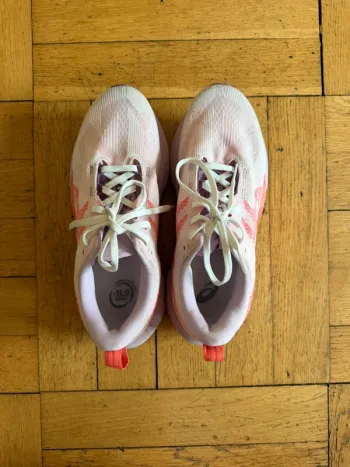 Gebrauchtes Asics Novablast 5 bike — Bild 2 von 4