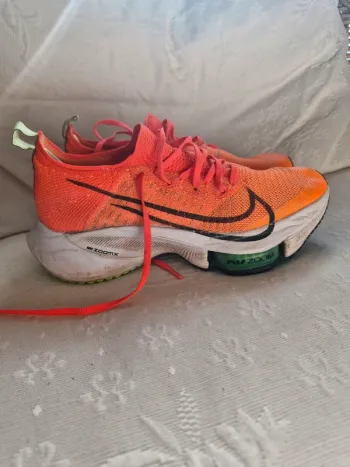 Gebrauchtes Orange Air Zoom Tempo Next Running Shoes