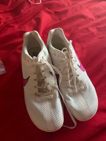 Used Rose Athlétisme Running Shoes