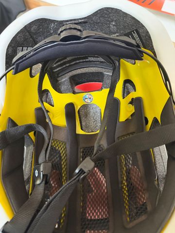 Tweedehands AGU Vigarous MIPS Helmet 2023 bike — afbeelding 5 van 6