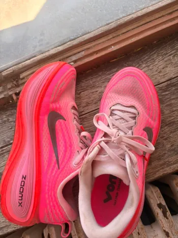 Brugt Rose Vomero Running Shoes