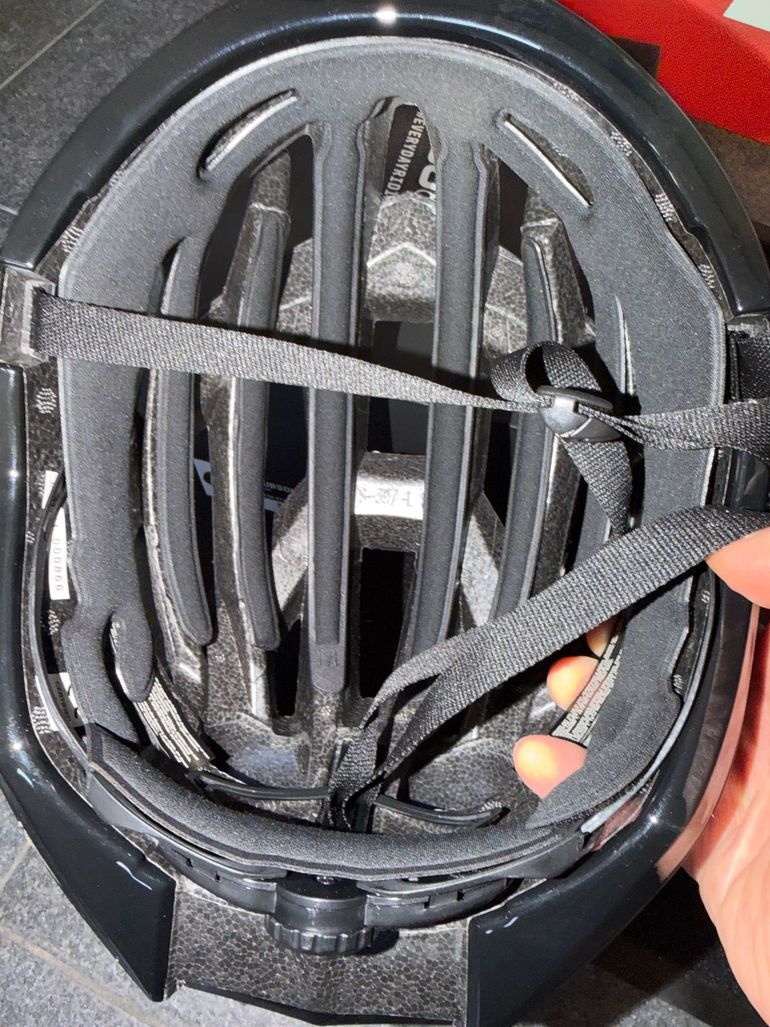 Brugt AGU Subsonic Helmet 2023 bike — billede 4 af 5