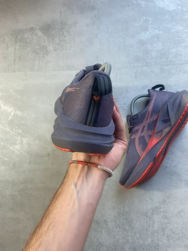 Brugt Asics Novablast 5 bike — billede 6 af 15