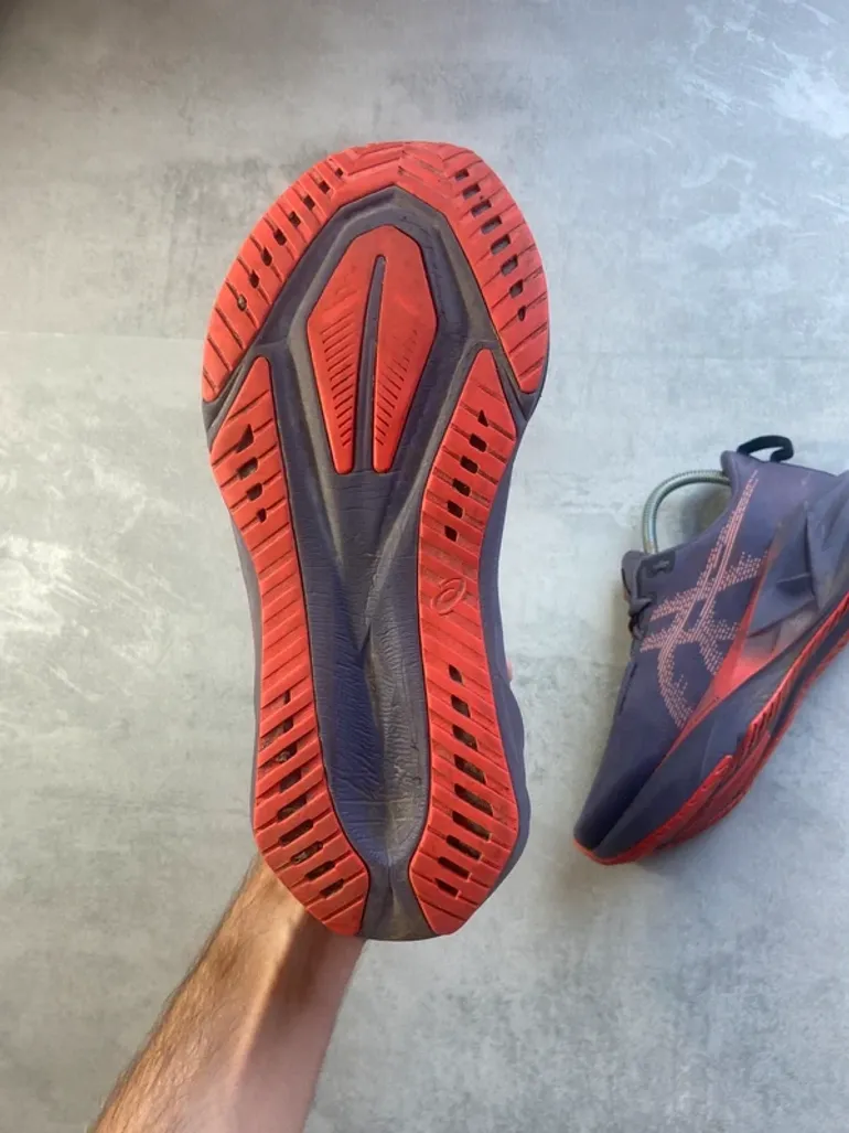Brugt Asics Novablast 5 bike — billede 7 af 15