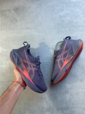 Brugt Asics Novablast 5 Running Shoes