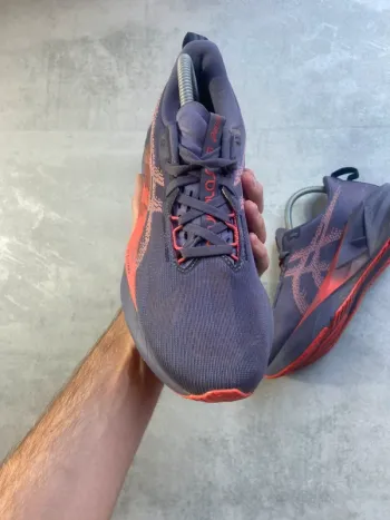 Brugt Asics Novablast 5 bike — billede 4 af 15