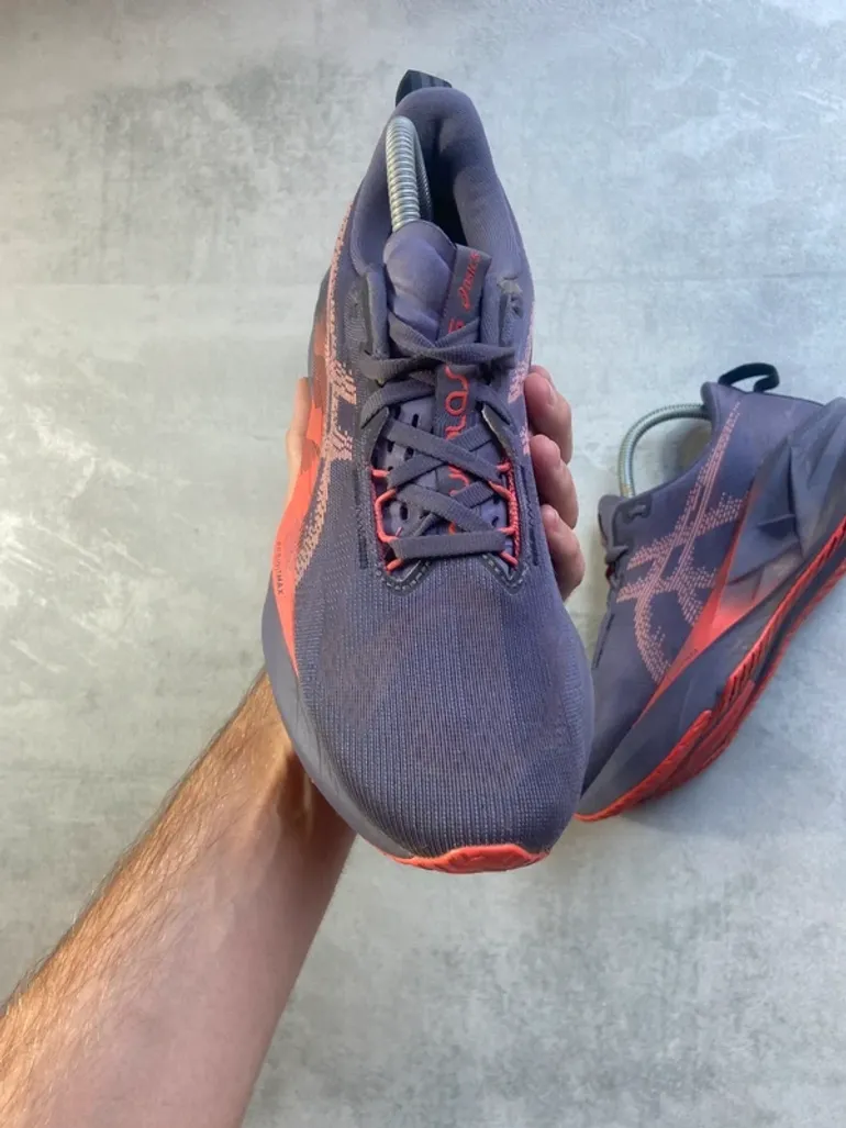 Brugt Asics Novablast 5 bike — billede 4 af 15