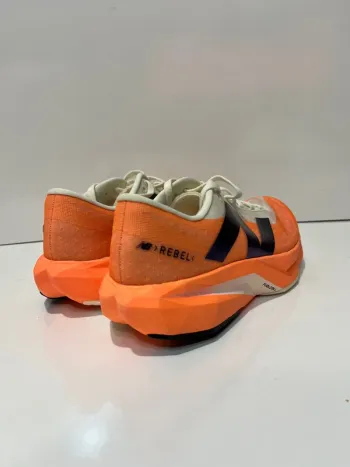 Gebrauchtes New Balance FuelCell Rebel v4 bike — Bild 5 von 6
