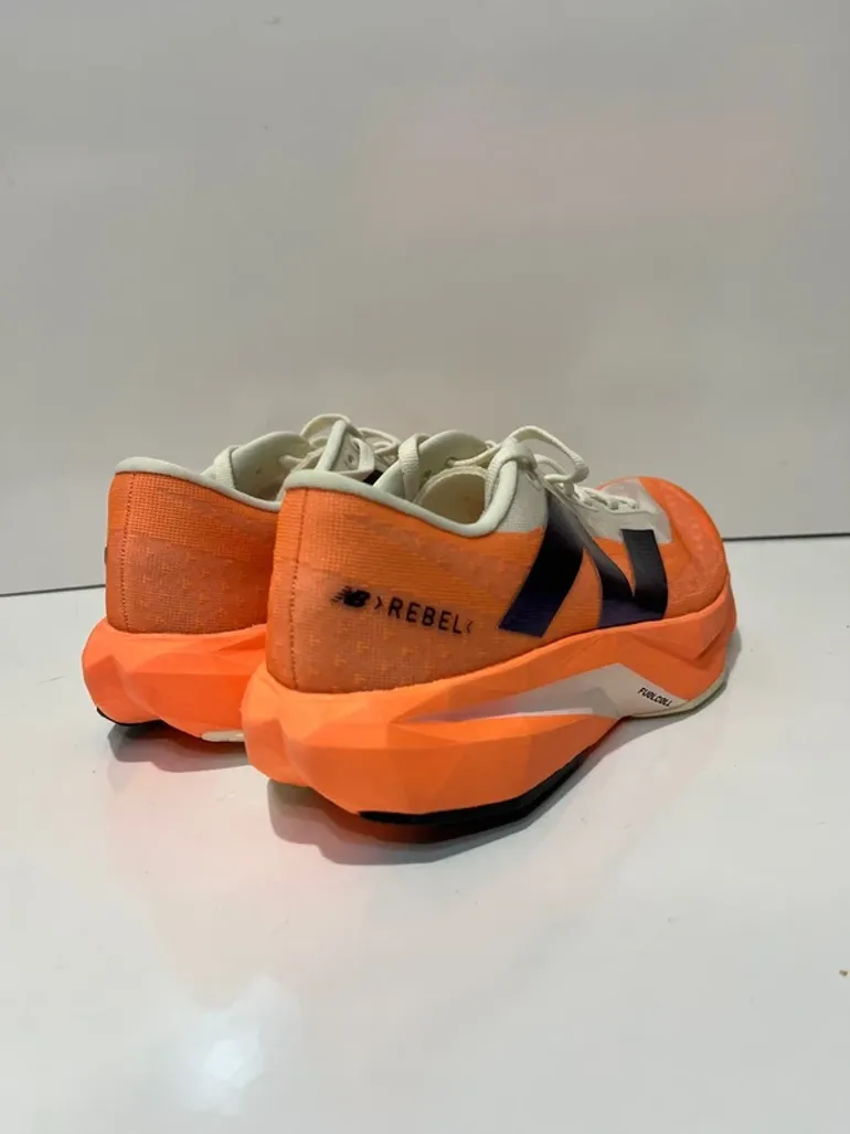 Gebrauchtes New Balance FuelCell Rebel v4 bike — Bild 5 von 6