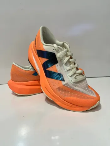 Gebrauchtes New Balance FuelCell Rebel v4 bike — Bild 4 von 6