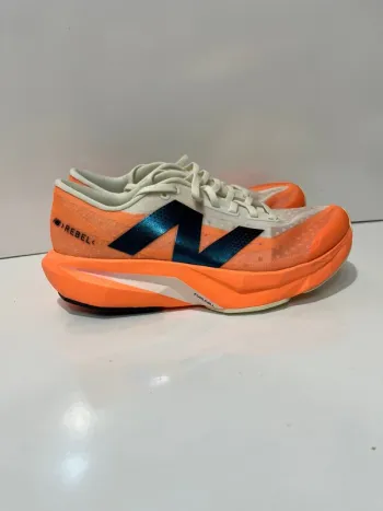 Brugt New Balance FuelCell Rebel v4 Running Shoes