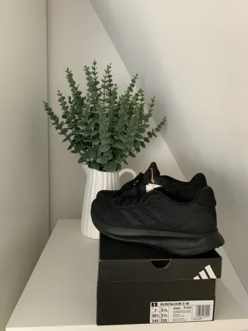 Used Adidas Runfalcon 5 Running Shoes