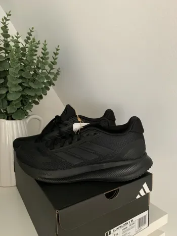 Tweedehands Adidas Runfalcon 5 bike — afbeelding 2 van 3