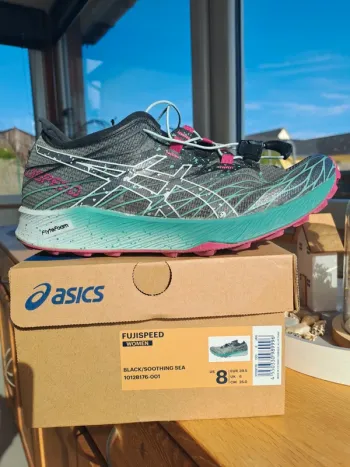 Used Standard Fujispeed Running Shoes