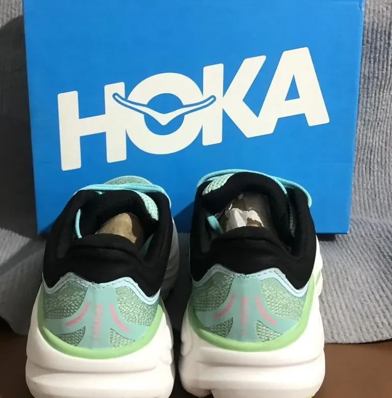 Hoka Shoes Size 40 bike d'occasion — image 3 sur 4