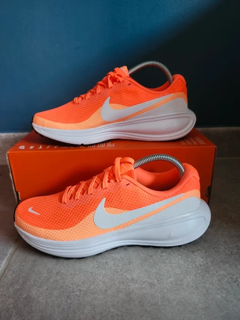 Tweedehands Nike REVOLUTION 8 bike — afbeelding 9 van 16
