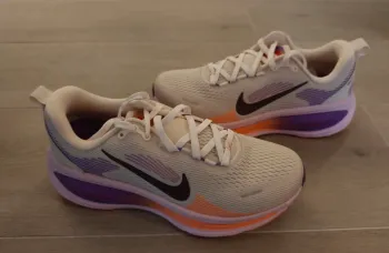 Used Nike Vomero 18 Running Shoes