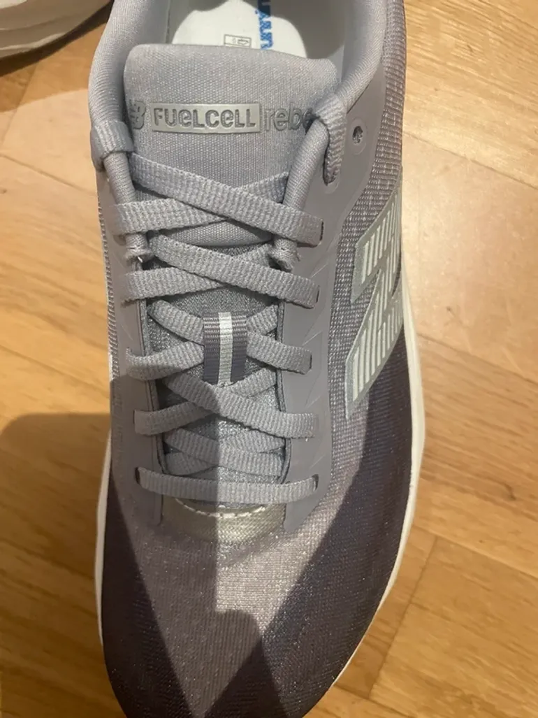 Tweedehands New Balance Fuel Cell Rebel bike — afbeelding 4 van 4