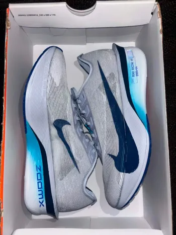 100% Vaporfly Next 4 bike d'occasion — image 6 sur 7