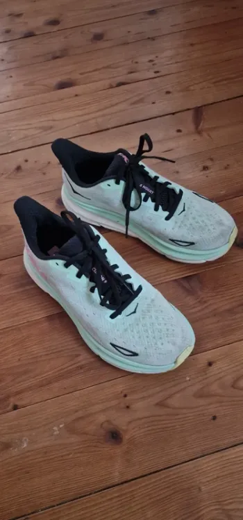 Tweedehands Hoka Clifton 9 bike — afbeelding 2 van 11