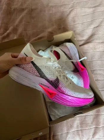 Used Autre Vaporfly 3 Running Shoes