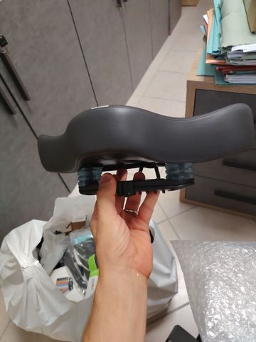 No brand Saddle 2026 bike usato — immagine 2 di 2