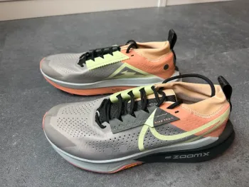 Used 100% Zegama 2 Running Shoes