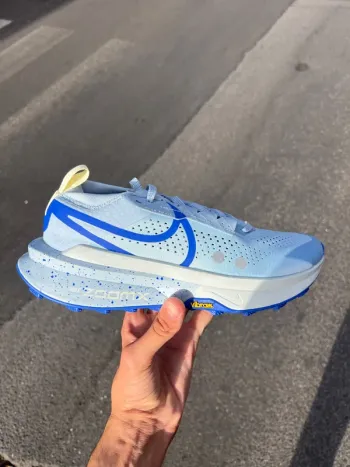 Nike ZoomX Zegama Trail 2 Running Shoes usato