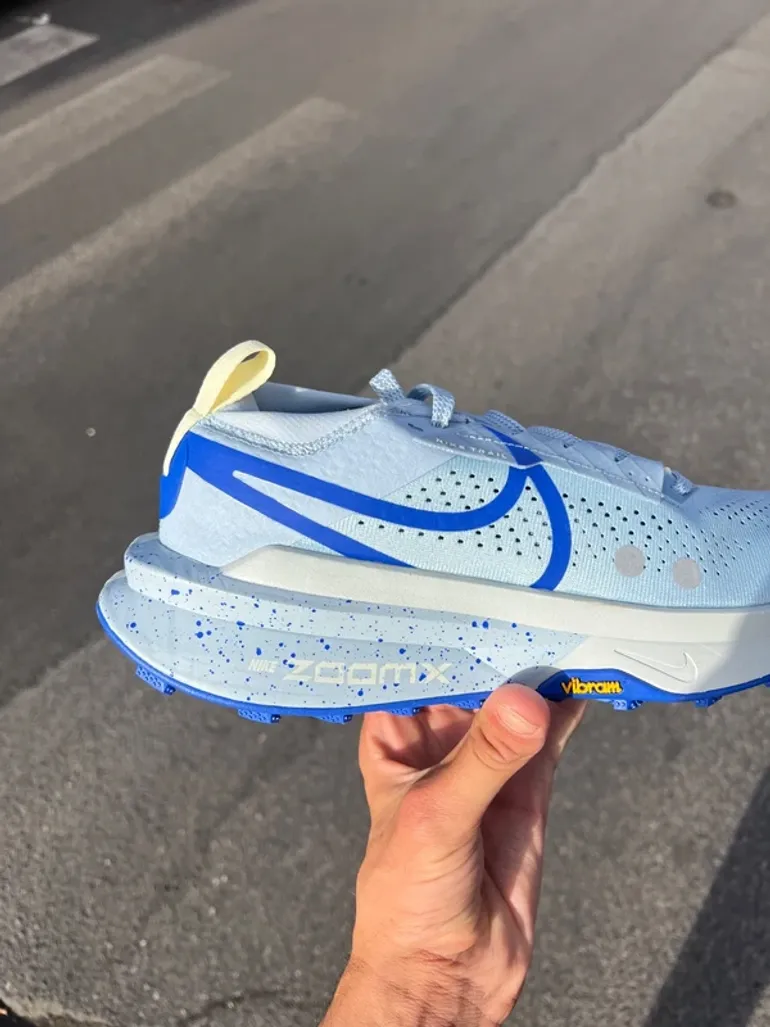 Used Nike ZoomX Zegama Trail 2 bike — image 3 of 9
