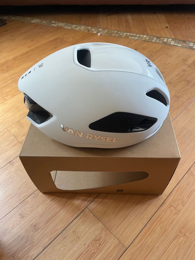 Used Van Rysel mips bike — image 3 of 7