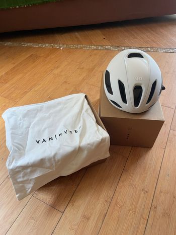 Used Van Rysel mips Cycling Accessories