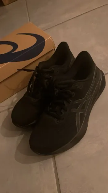 Käytetty Asics Novablast 4 bike — kuva 2 / 5