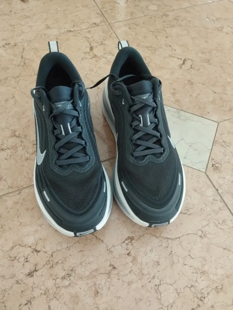 Used Nike ZoomX Vomero bike — image 3 of 5