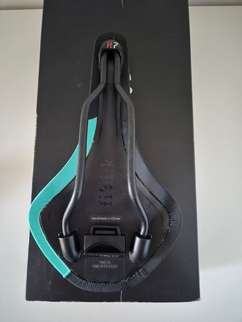Used Fizik R7 Saddle Saddles & Seatposts