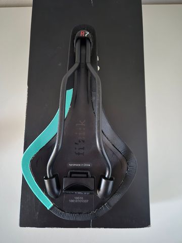 Fizik R7 Saddle Saddles & Seatposts de segunda mano