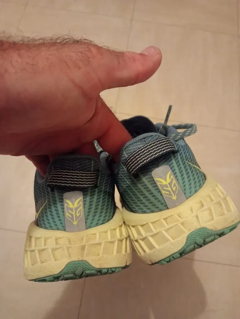Used Hoka Mafate 5 bike — image 6 of 7