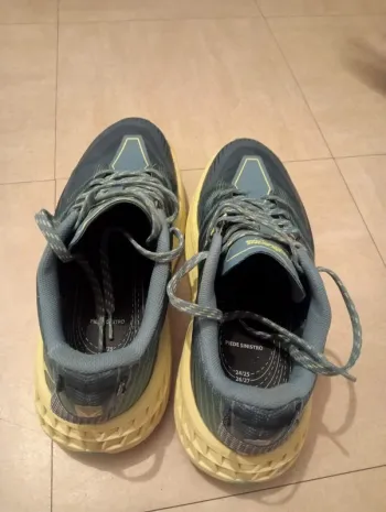 Used Hoka Mafate 5 bike — image 5 of 7