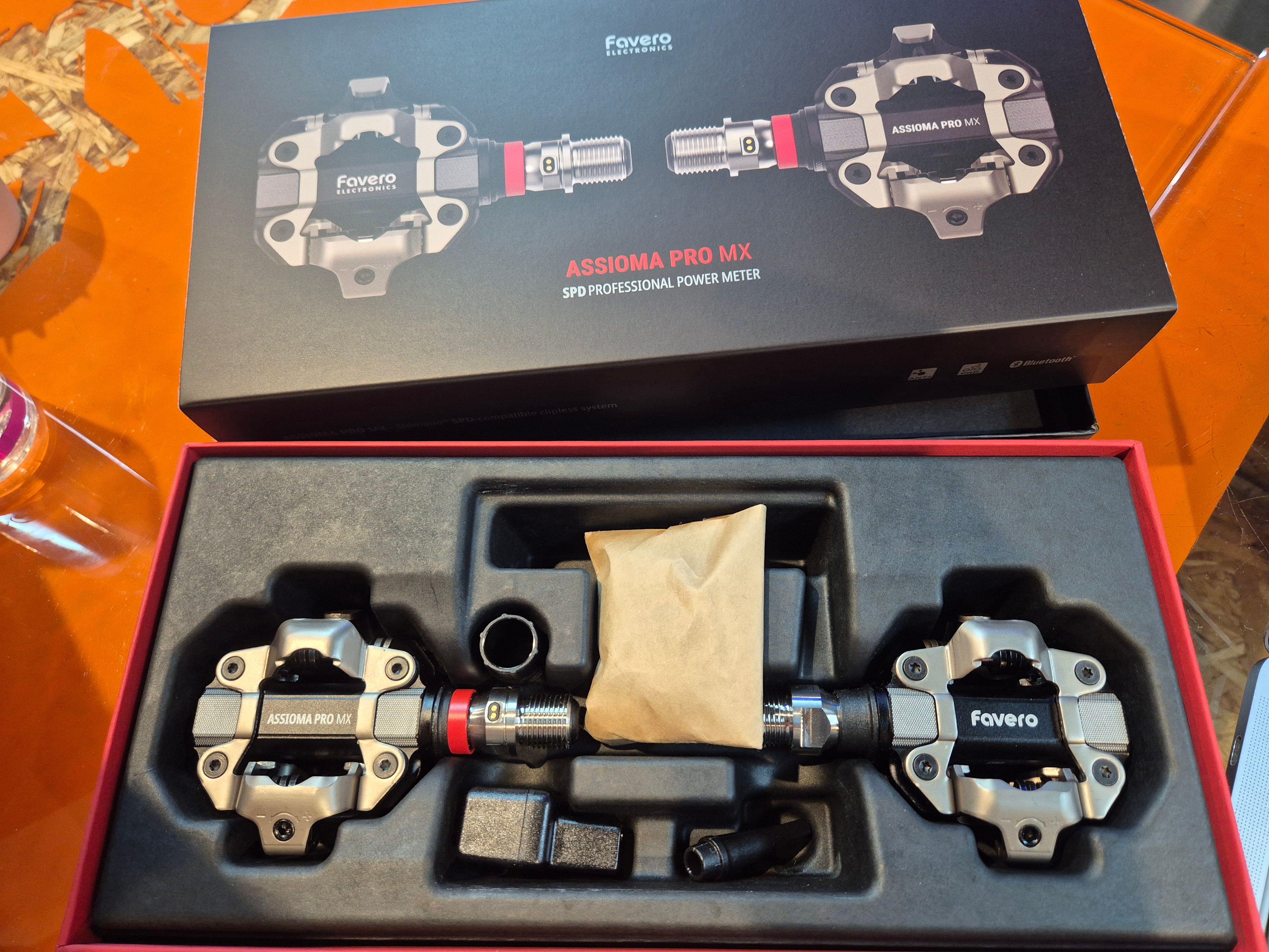 ht components pedal T2-SX Clipless Pedals style:TItan S Hood Backpacking Rain Gear in the pedal and Category:MTB Cross Hardtail_Shimano Deore RD M4120 SGS  11 Speed