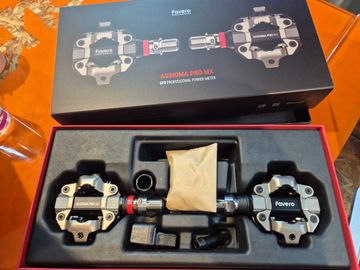Brugt Favero Assioma Pro MX-1 SPD Power Meter Pedals Drivetrain & Pedals