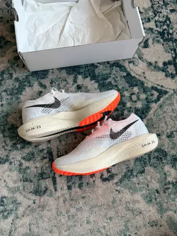 Brugt Nike Vaporfly 3 bike — billede 4 af 5