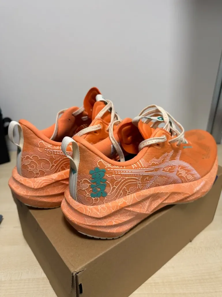 Used Asics Novablast 5 Tokyo bike — image 3 of 11