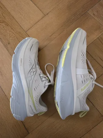 Tweedehands Saucony Guide 18 bike — afbeelding 3 van 7