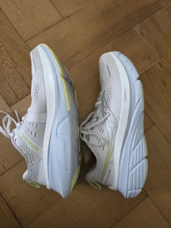 Tweedehands Saucony Guide 18 bike — afbeelding 4 van 7