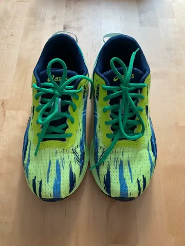 Käytetty Asics Noosa Running Shoes