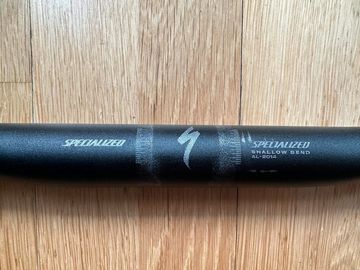 Tweedehands Specialized Shallow Bend Alloy 2024 bike — afbeelding 2 van 3