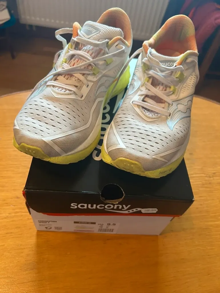 Used Saucony Endorphin Speed 4 bike — image 2 of 9