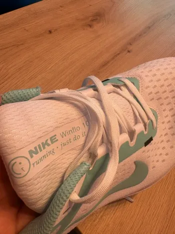Tweedehands Nike Winflo 10 bike — afbeelding 2 van 4
