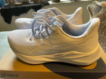 Käytetty Asics Versablast Ampli Foam bike — kuva 5 / 9